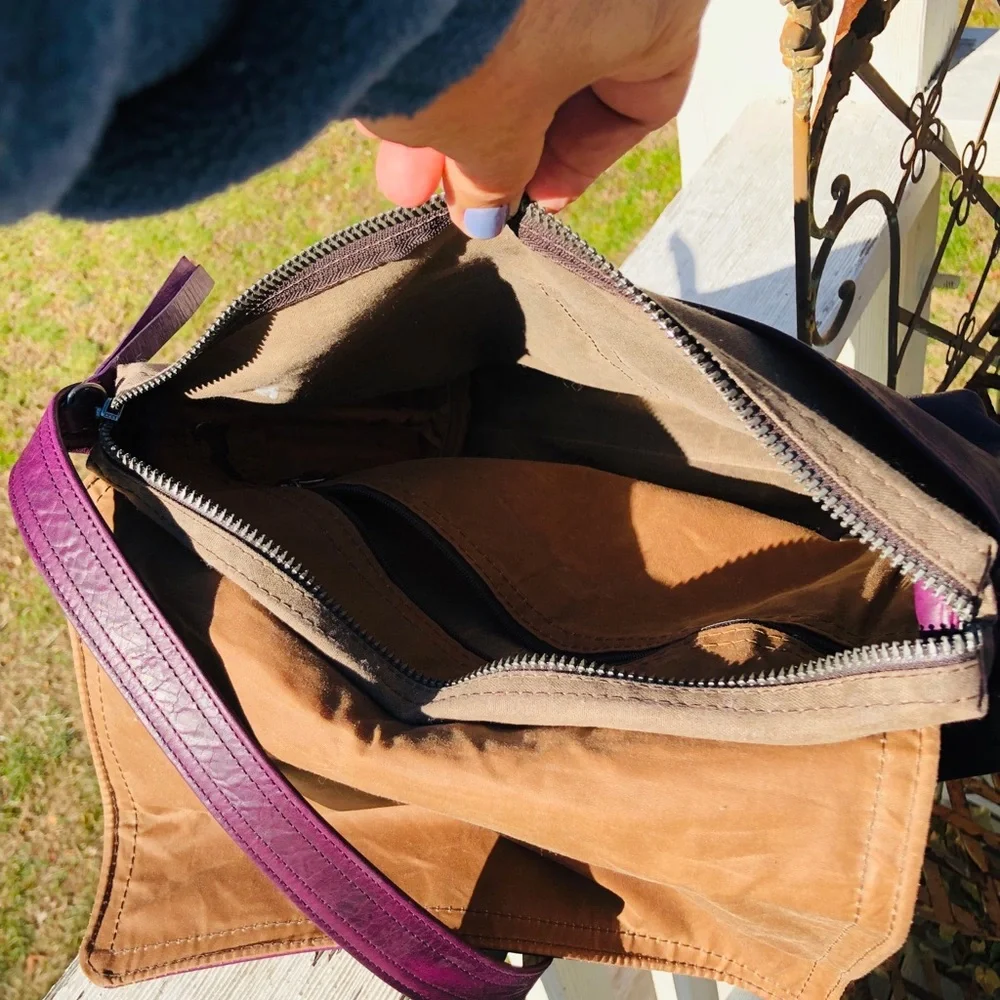 Elegant Purple Crossbody Bag - Picture 3 of 4